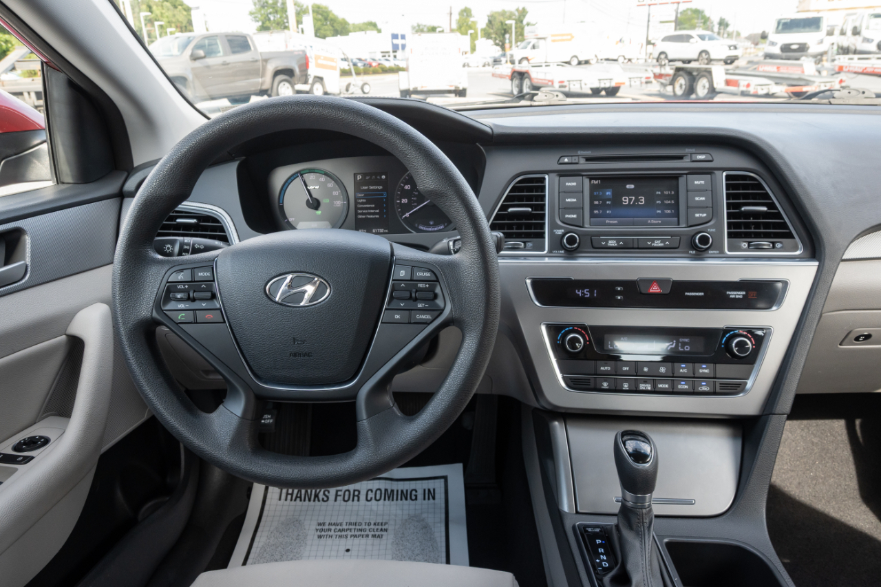 Hyundai Sonata Hybrid 4dr Sdn SE 2016