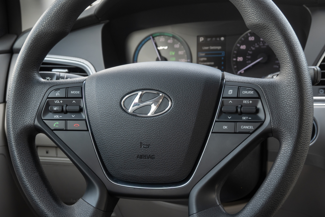 Hyundai Sonata Hybrid 4dr Sdn SE 2016