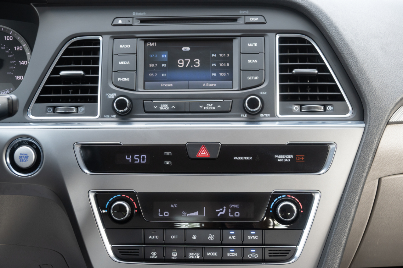 Hyundai Sonata Hybrid 4dr Sdn SE 2016