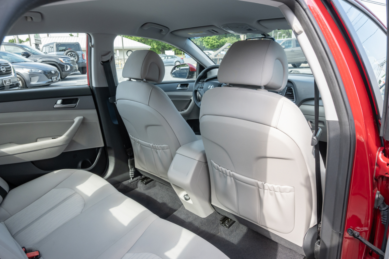 Hyundai Sonata Hybrid 4dr Sdn SE 2016