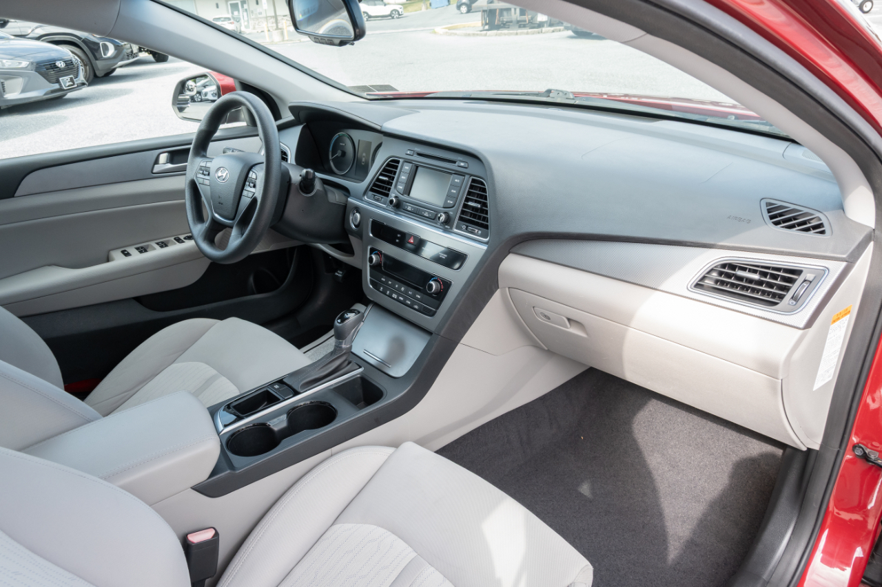 Hyundai Sonata Hybrid 4dr Sdn SE 2016
