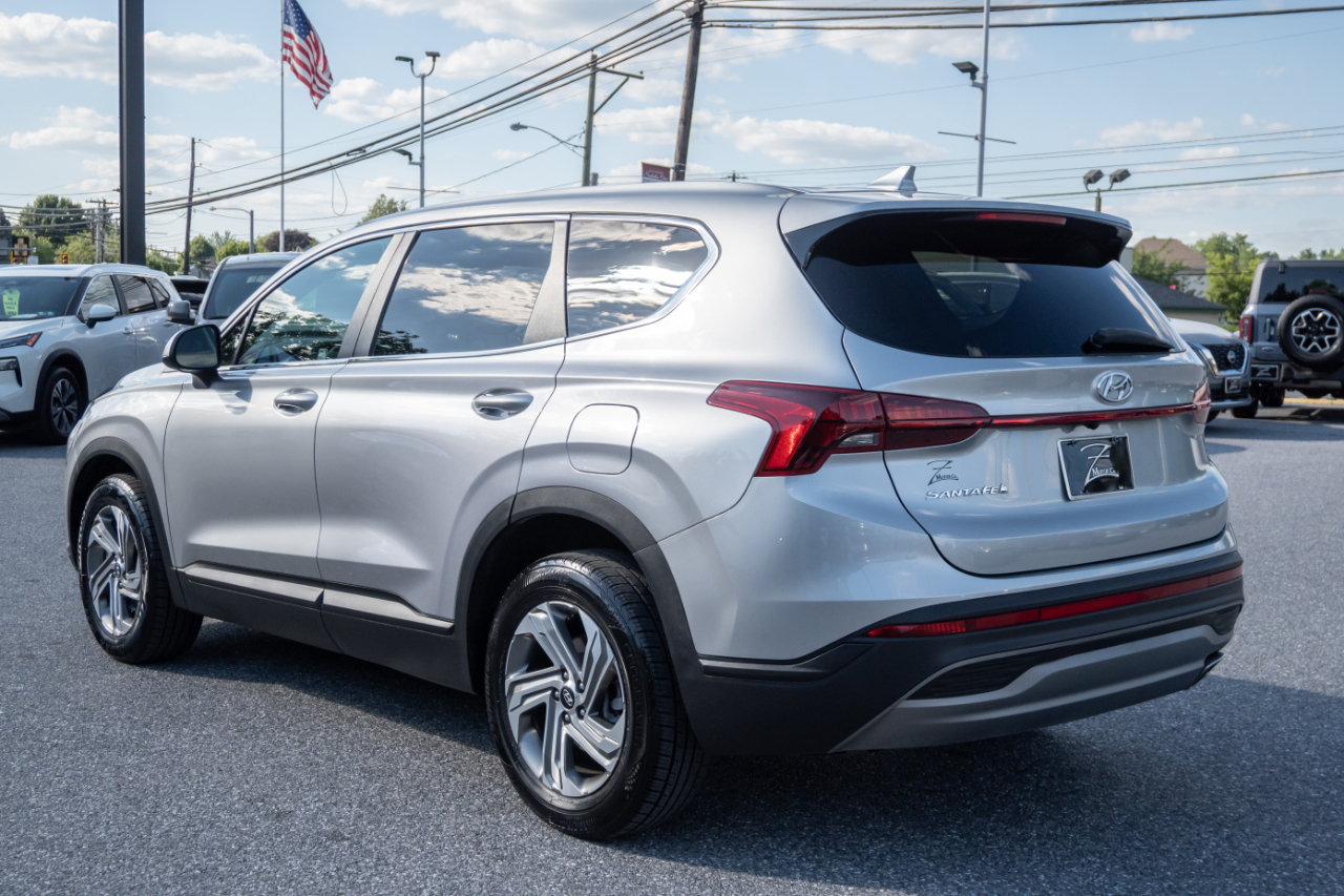 Hyundai Santa Fe SE FWD 2021