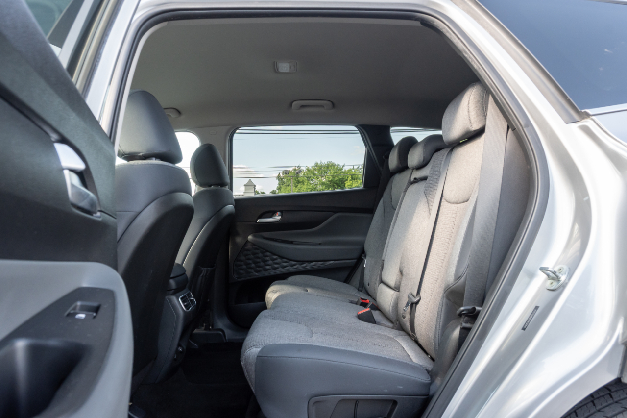 Hyundai Santa Fe SE FWD 2021