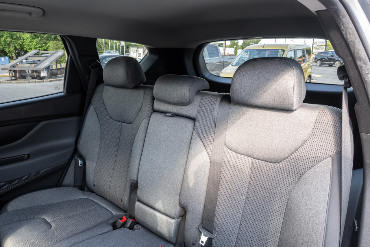 Hyundai Santa Fe SE FWD 2021