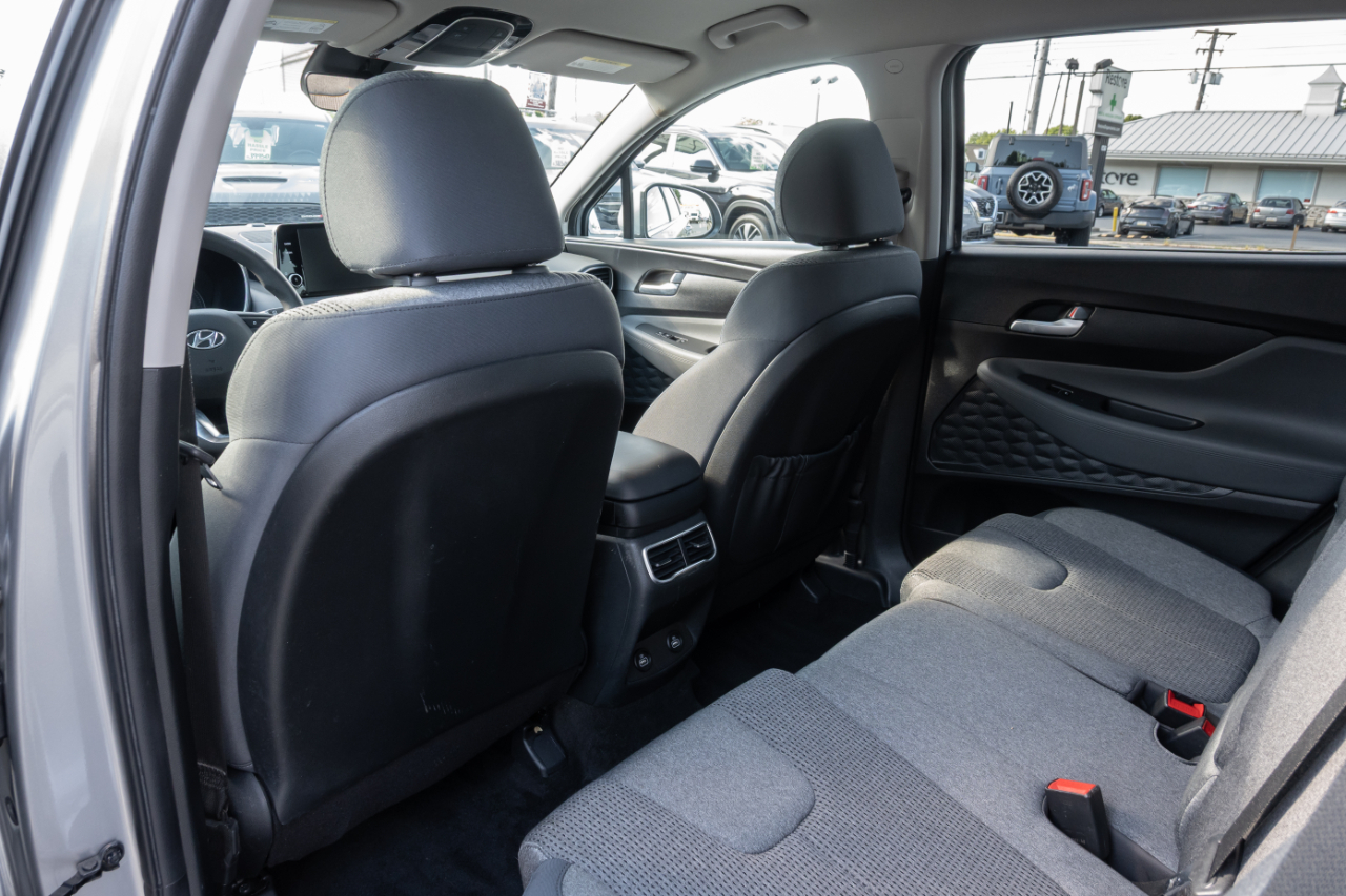 Hyundai Santa Fe SE FWD 2021