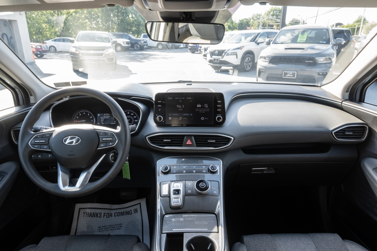 Hyundai Santa Fe SE FWD 2021