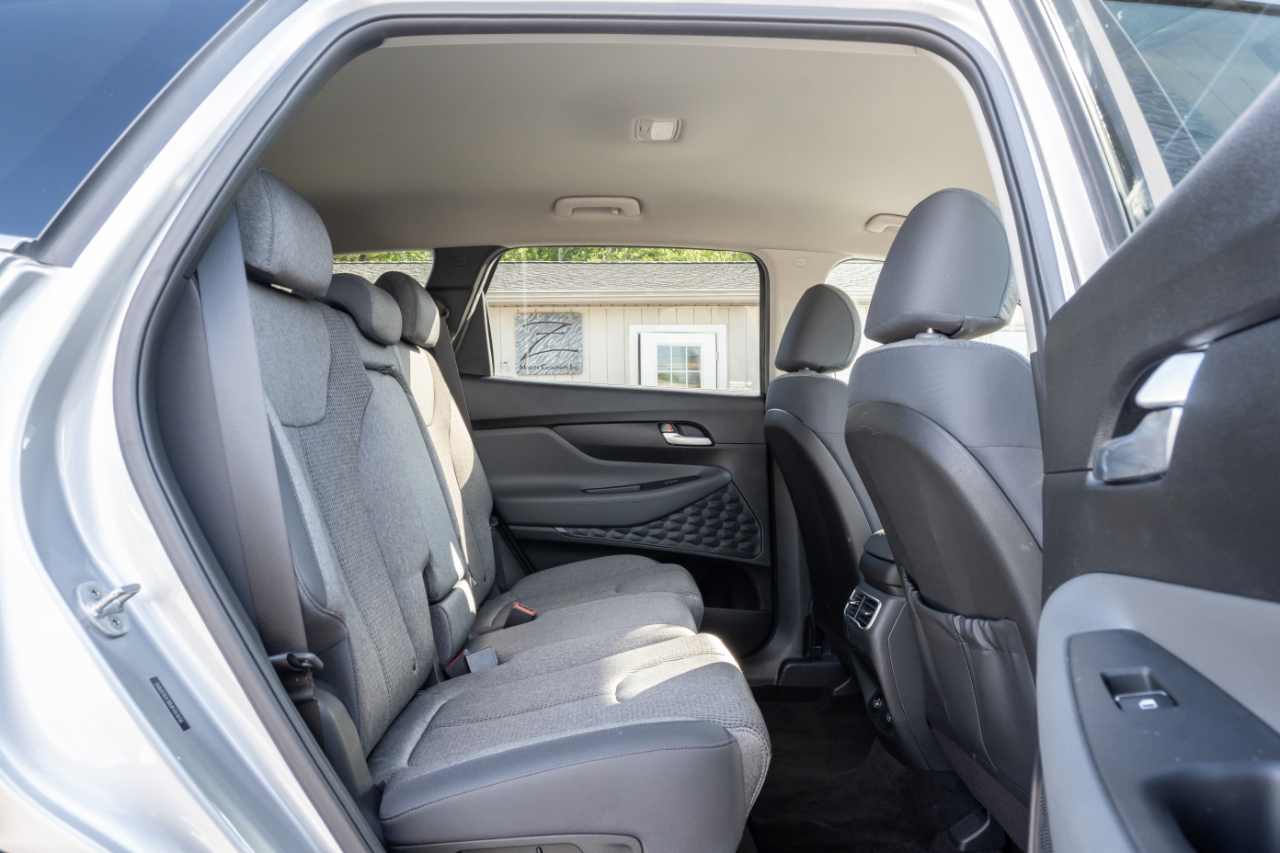 Hyundai Santa Fe SE FWD 2021