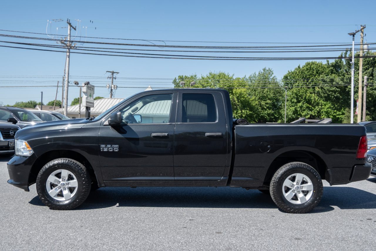 RAM 1500 Express 4x4 Quad Cab 6'4" Box 2017