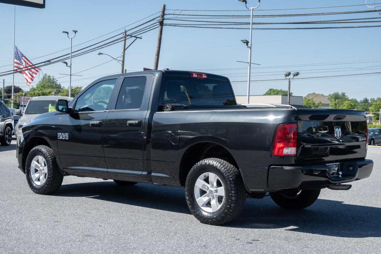 RAM 1500 Express 4x4 Quad Cab 6'4" Box 2017