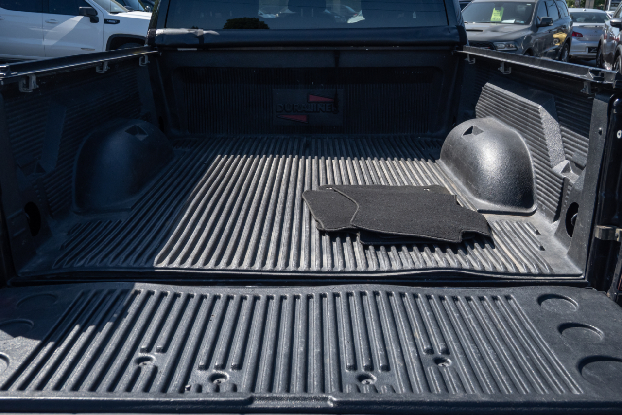 RAM 1500 Express 4x4 Quad Cab 6'4" Box 2017