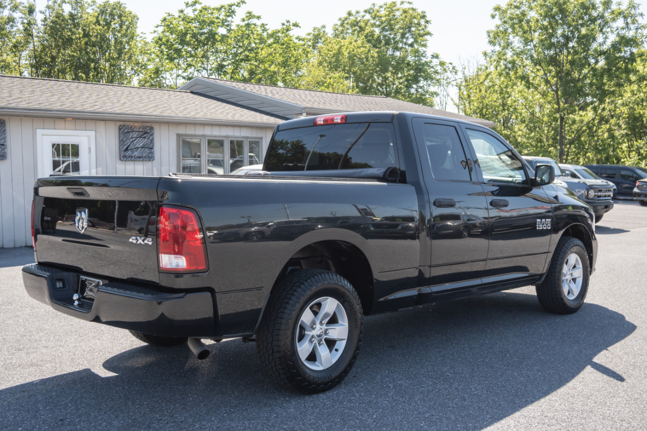 RAM 1500 Express 4x4 Quad Cab 6'4" Box 2017