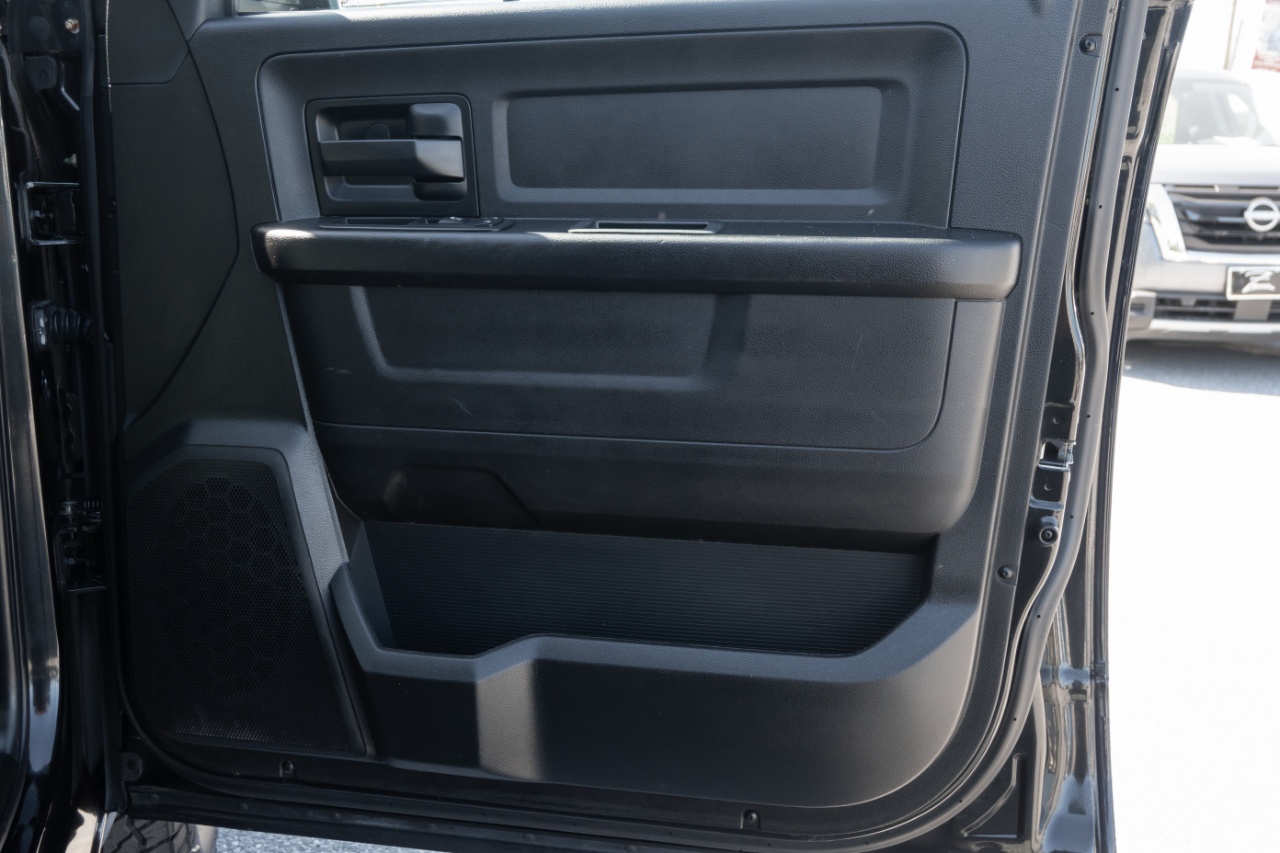 RAM 1500 Express 4x4 Quad Cab 6'4" Box 2017