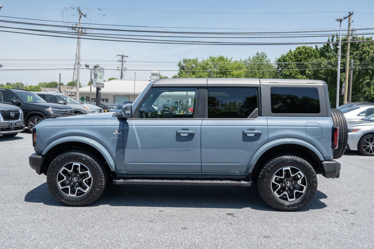 Ford Bronco Outer Banks 4 Door 4x4 2024