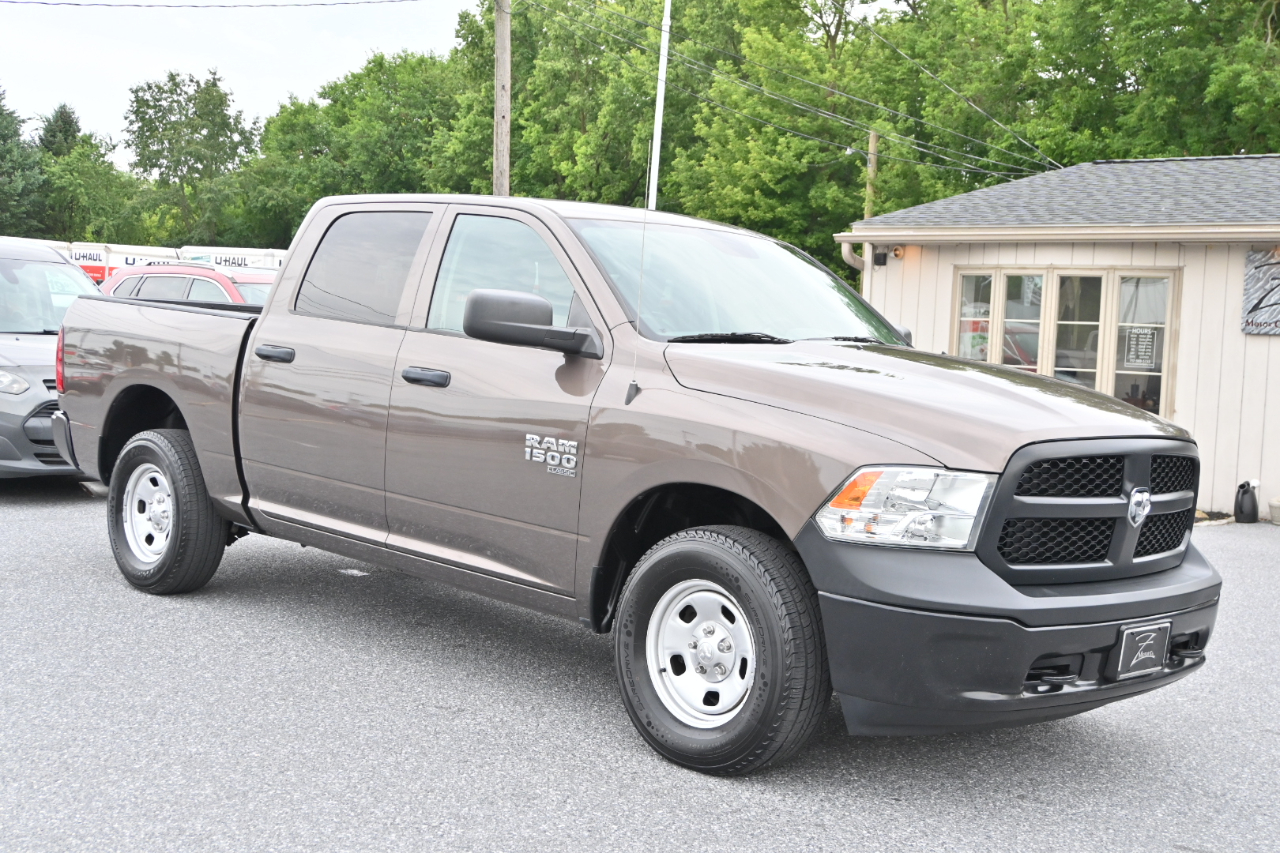 RAM 1500 Classic Tradesman 4x4 Crew Cab 5'7" Box 2019