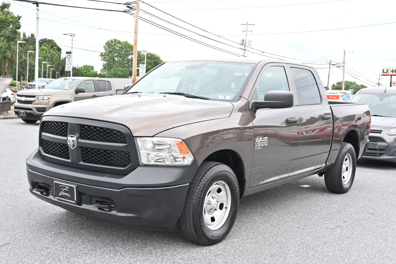 RAM 1500 Classic Tradesman 4x4 Crew Cab 5'7" Box 2019
