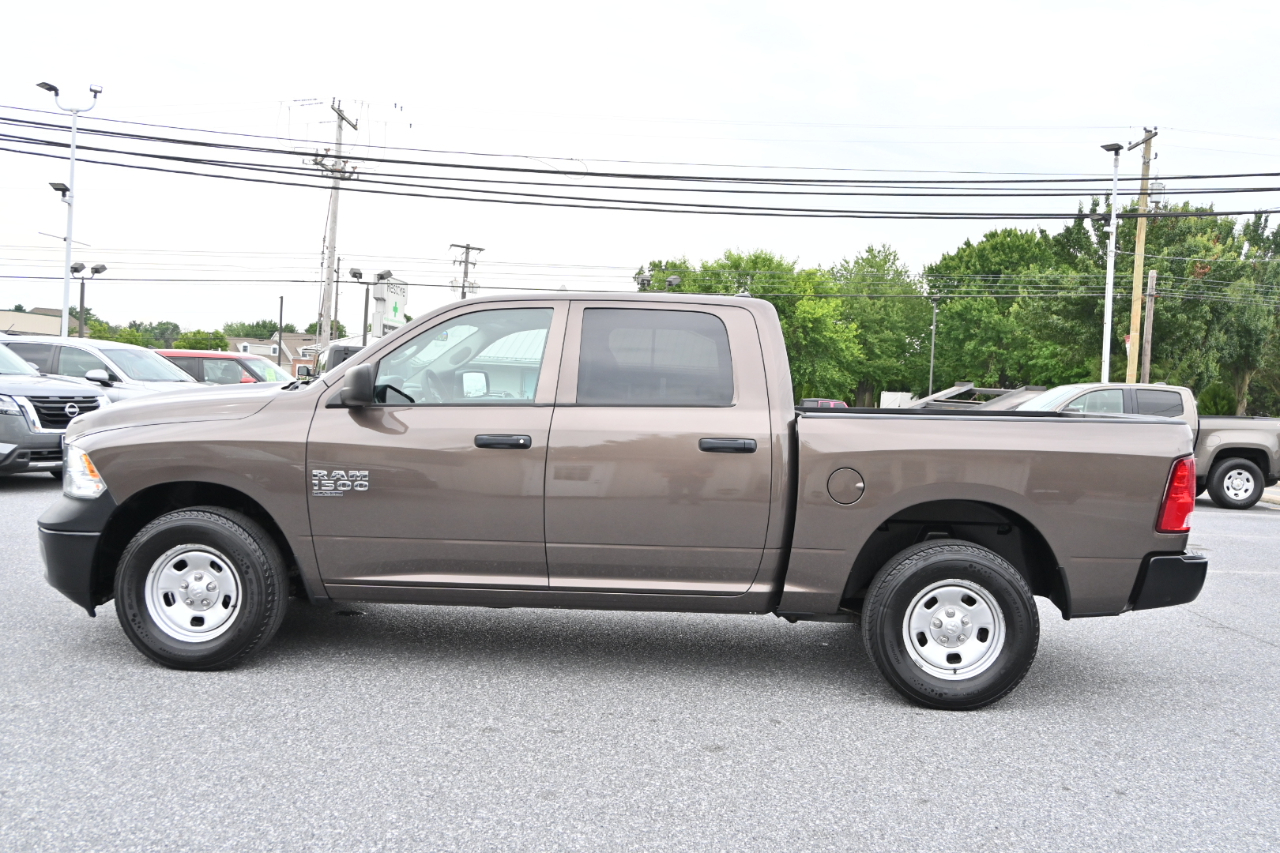 RAM 1500 Classic Tradesman 4x4 Crew Cab 5'7" Box 2019