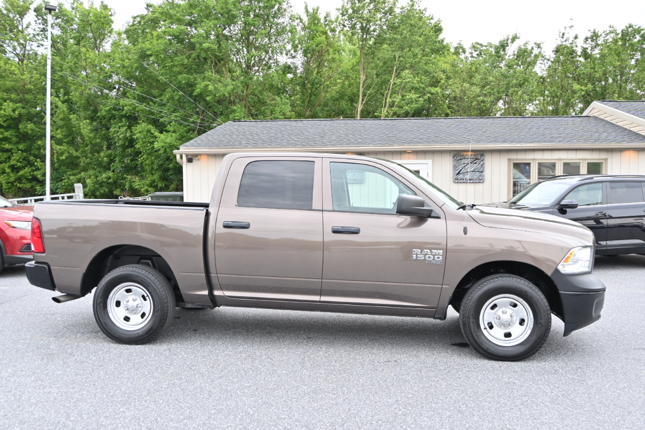 RAM 1500 Classic Tradesman 4x4 Crew Cab 5'7" Box 2019