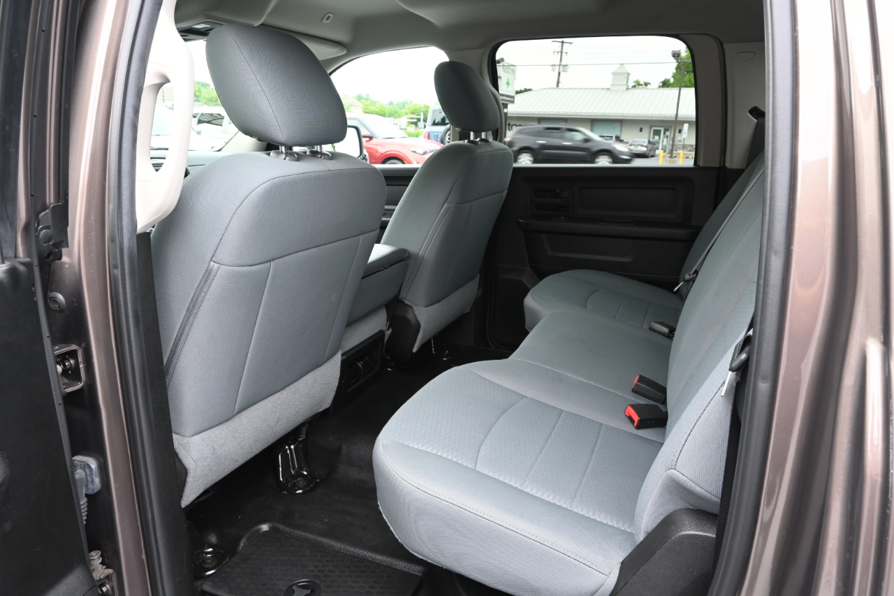 RAM 1500 Classic Tradesman 4x4 Crew Cab 5'7" Box 2019