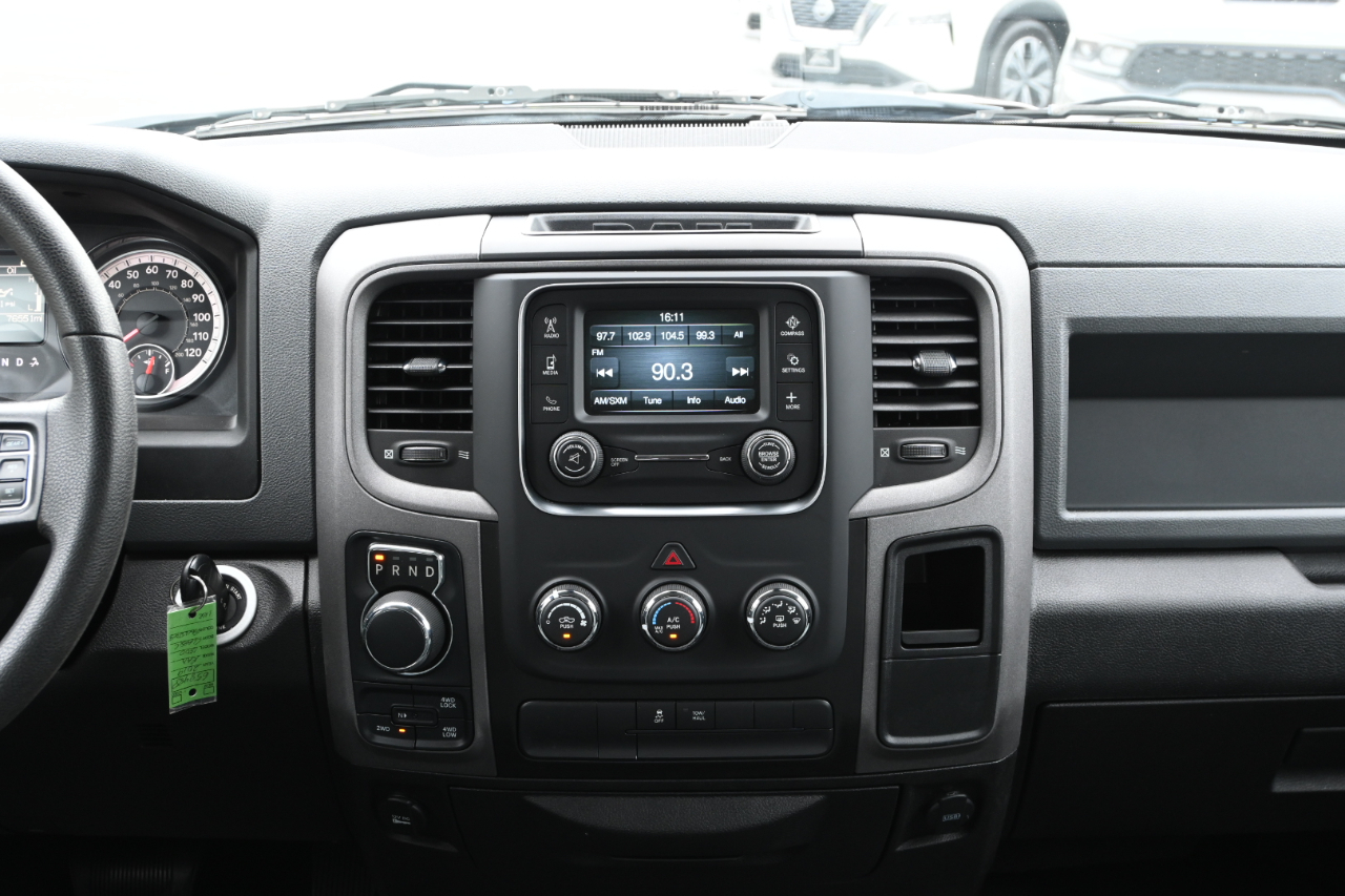 RAM 1500 Classic Tradesman 4x4 Crew Cab 5'7" Box 2019