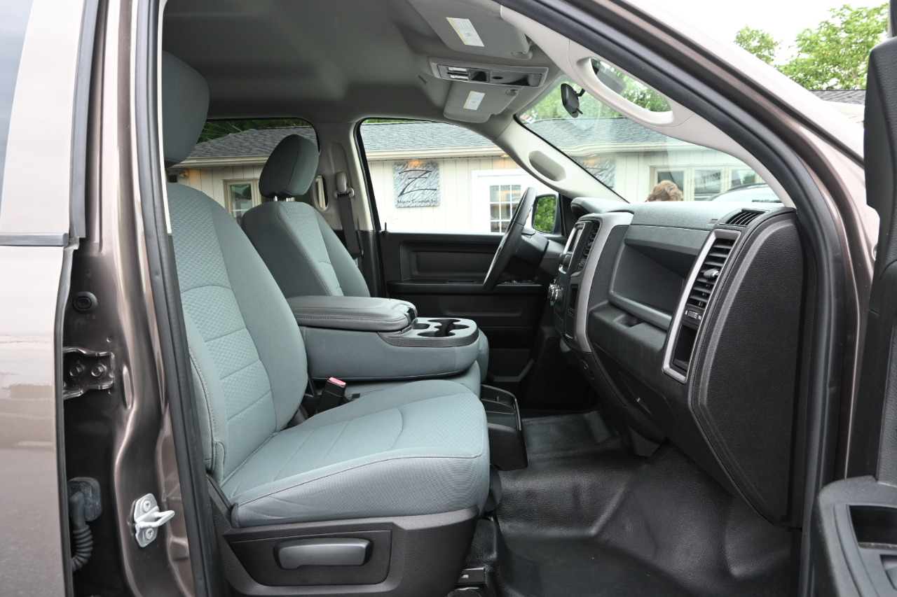 RAM 1500 Classic Tradesman 4x4 Crew Cab 5'7" Box 2019