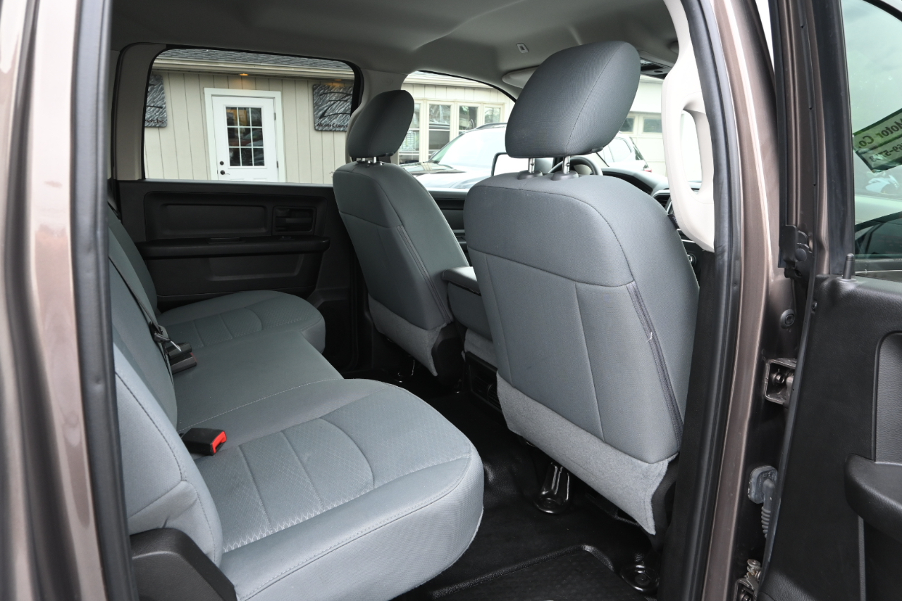 RAM 1500 Classic Tradesman 4x4 Crew Cab 5'7" Box 2019