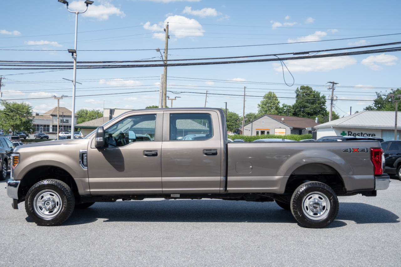 Ford Super Duty F-350 SRW XL 4WD Crew Cab 8' Box 2019