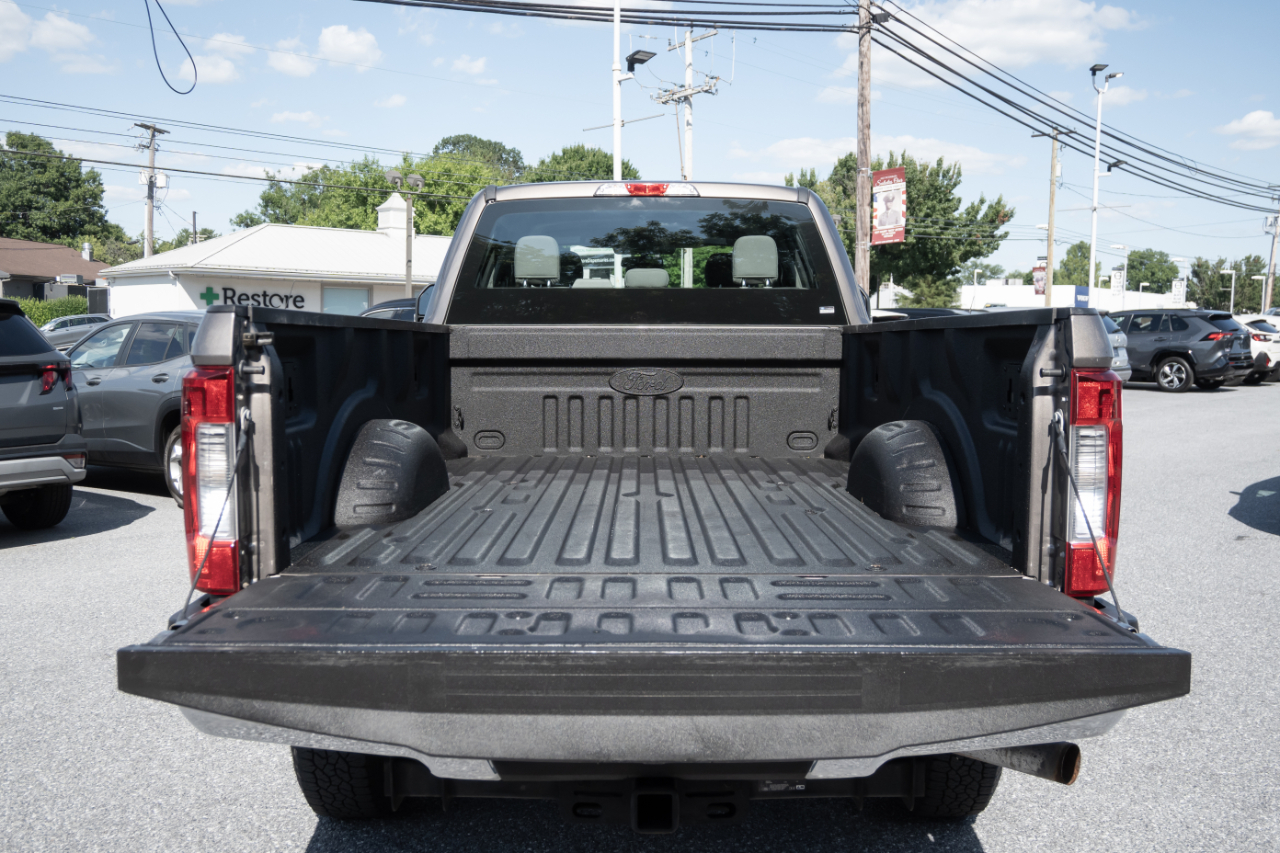 Ford Super Duty F-350 SRW XL 4WD Crew Cab 8' Box 2019