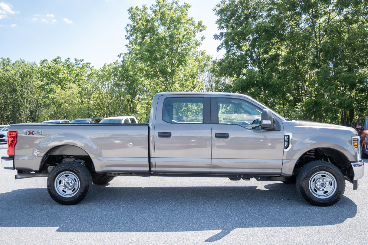 Ford Super Duty F-350 SRW XL 4WD Crew Cab 8' Box 2019