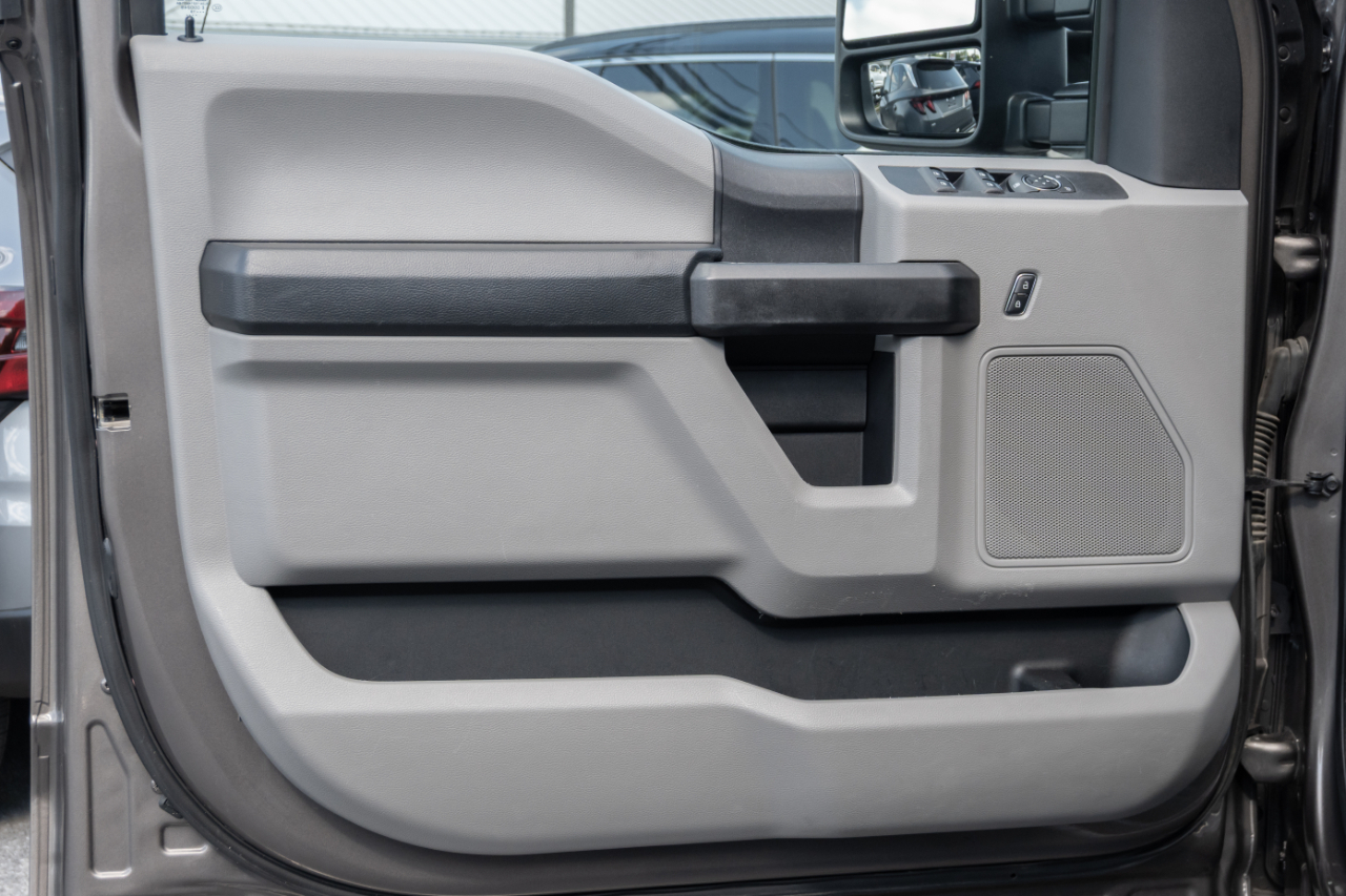 Ford Super Duty F-350 SRW XL 4WD Crew Cab 8' Box 2019