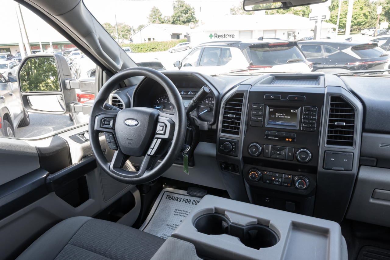 Ford Super Duty F-350 SRW XL 4WD Crew Cab 8' Box 2019
