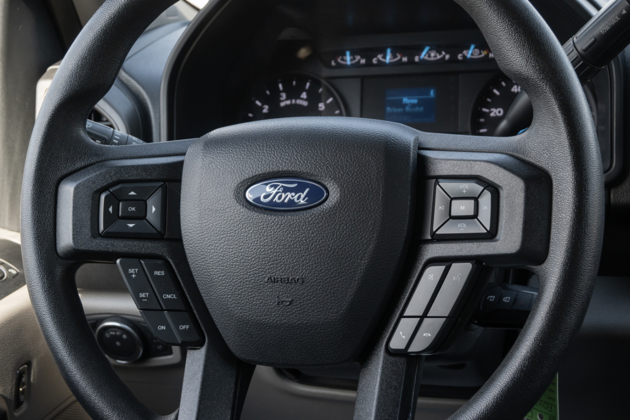 Ford Super Duty F-350 SRW XL 4WD Crew Cab 8' Box 2019