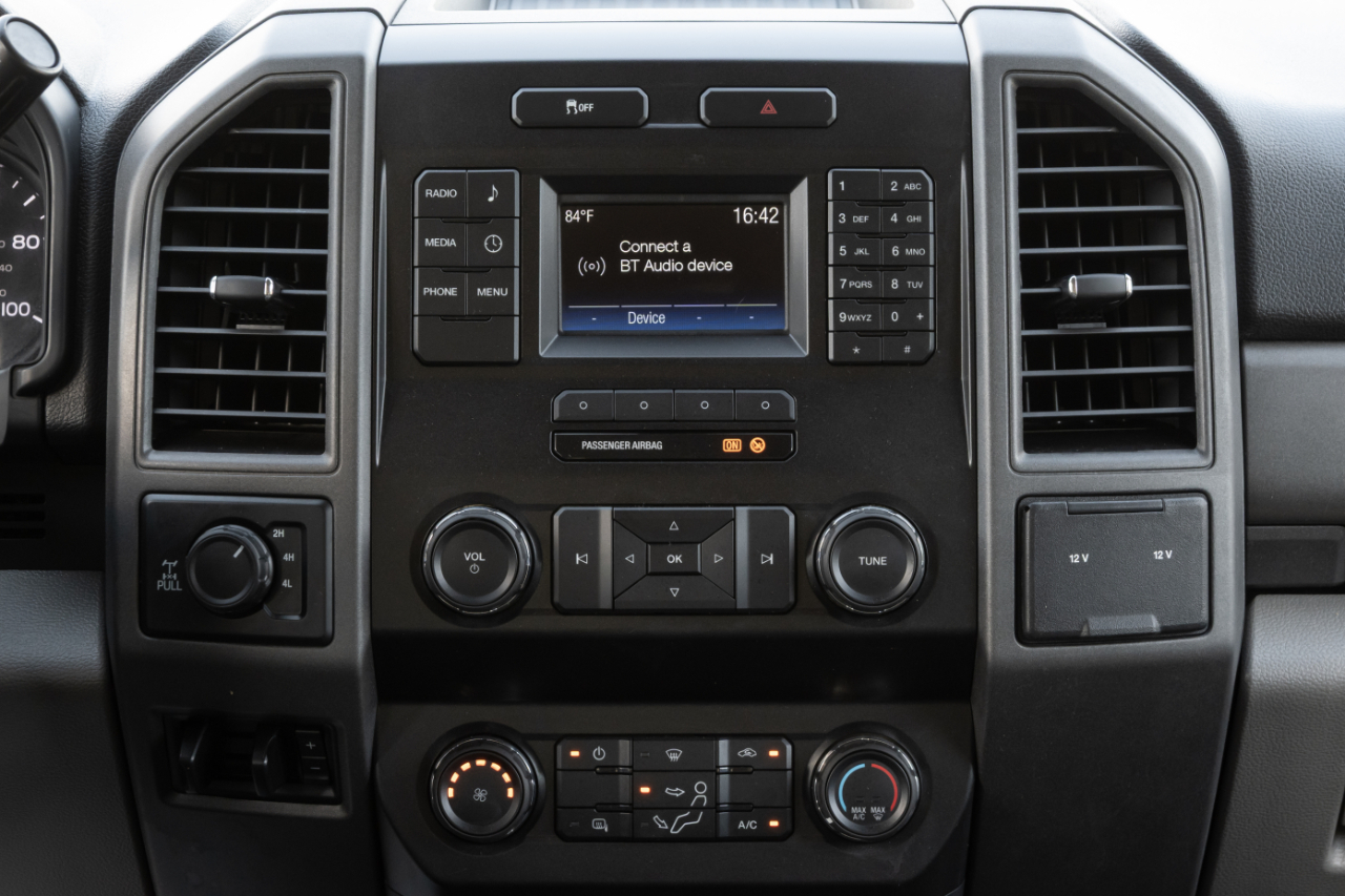 Ford Super Duty F-350 SRW XL 4WD Crew Cab 8' Box 2019