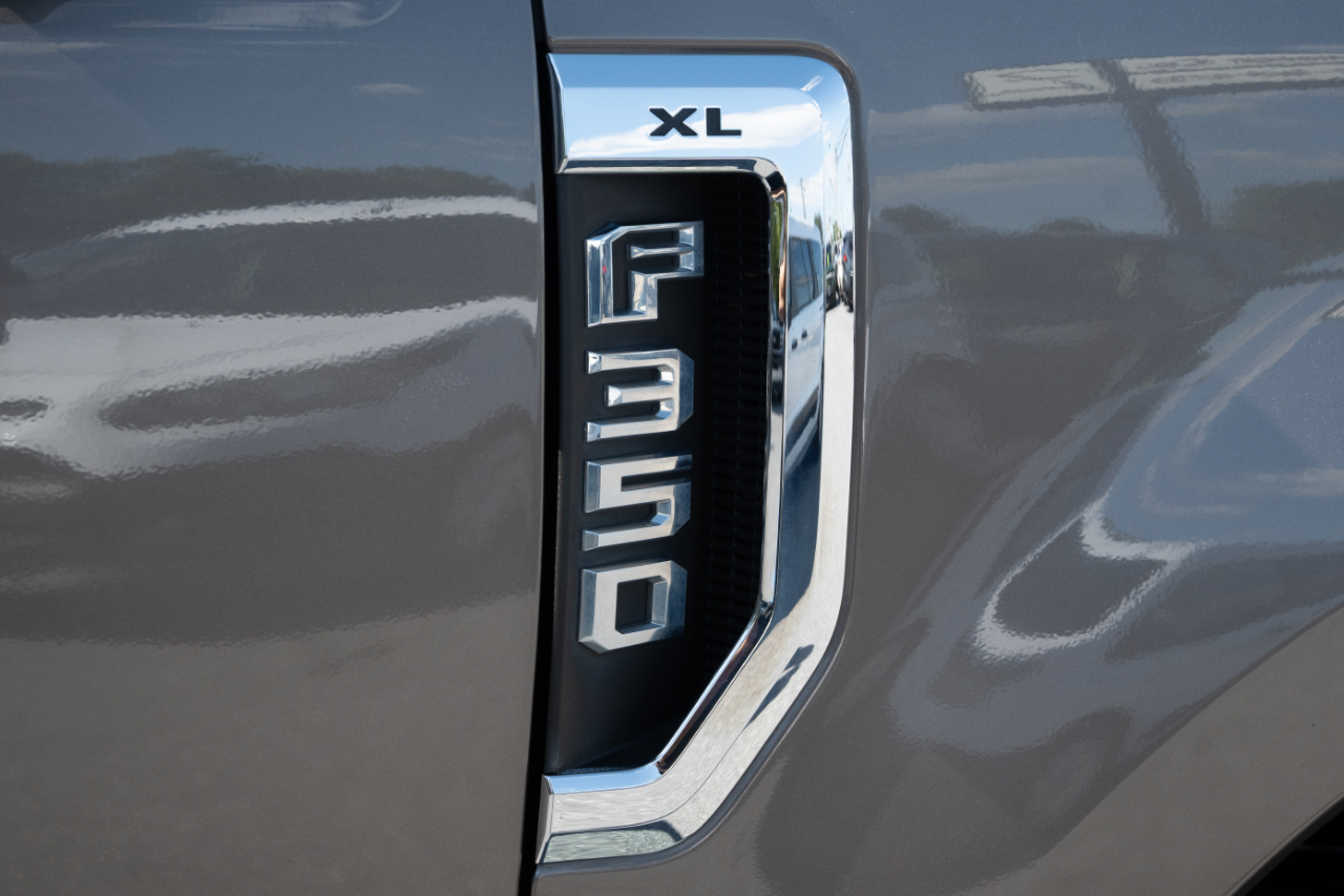Ford Super Duty F-350 SRW XL 4WD Crew Cab 8' Box 2019