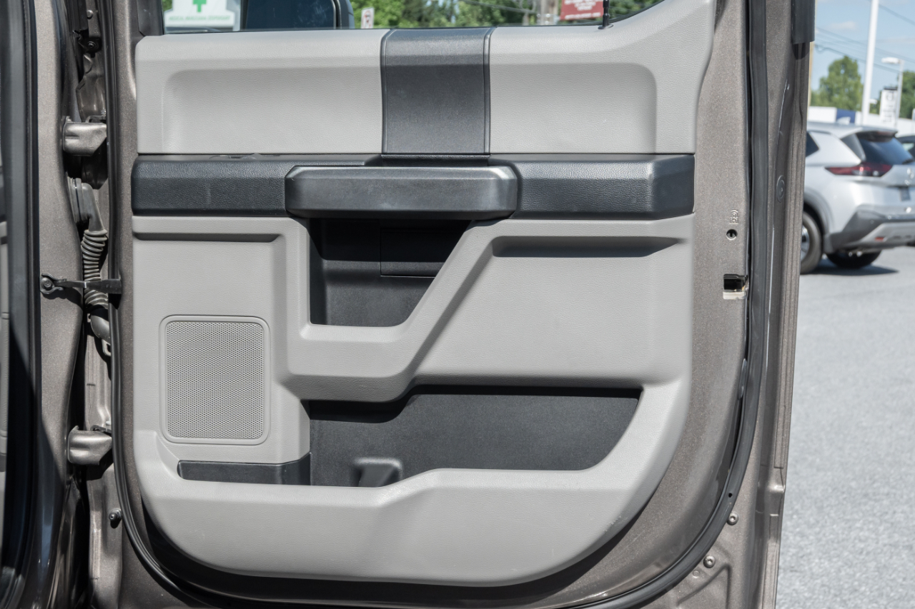 Ford Super Duty F-350 SRW XL 4WD Crew Cab 8' Box 2019