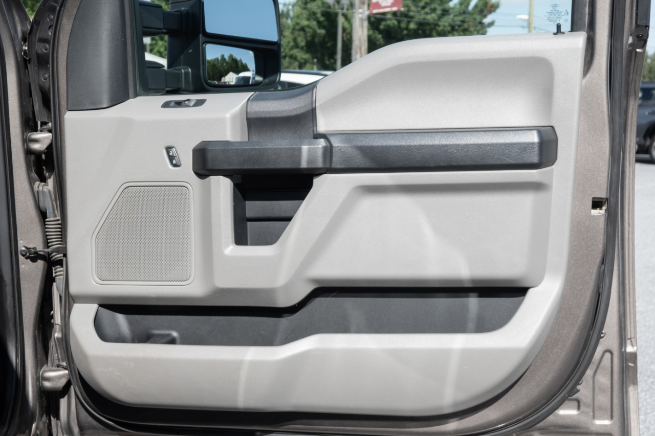 Ford Super Duty F-350 SRW XL 4WD Crew Cab 8' Box 2019