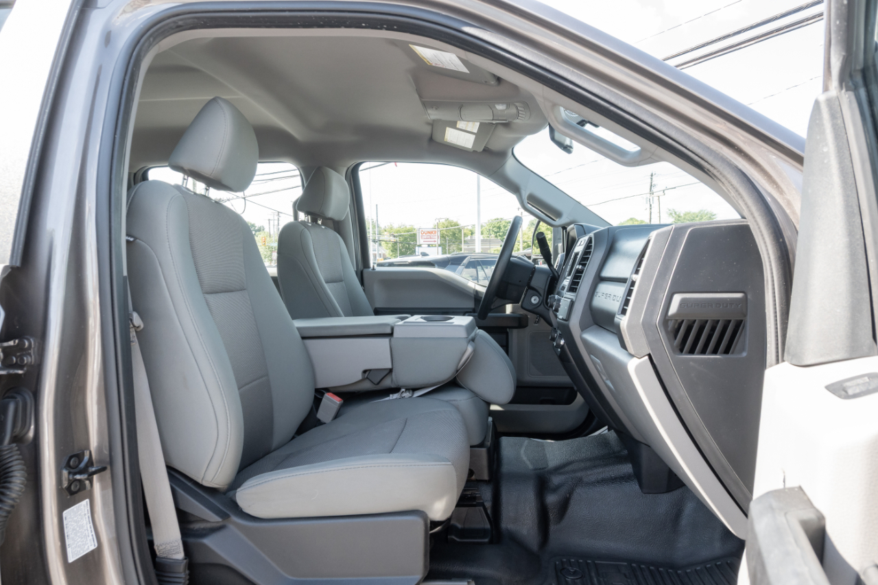 Ford Super Duty F-350 SRW XL 4WD Crew Cab 8' Box 2019