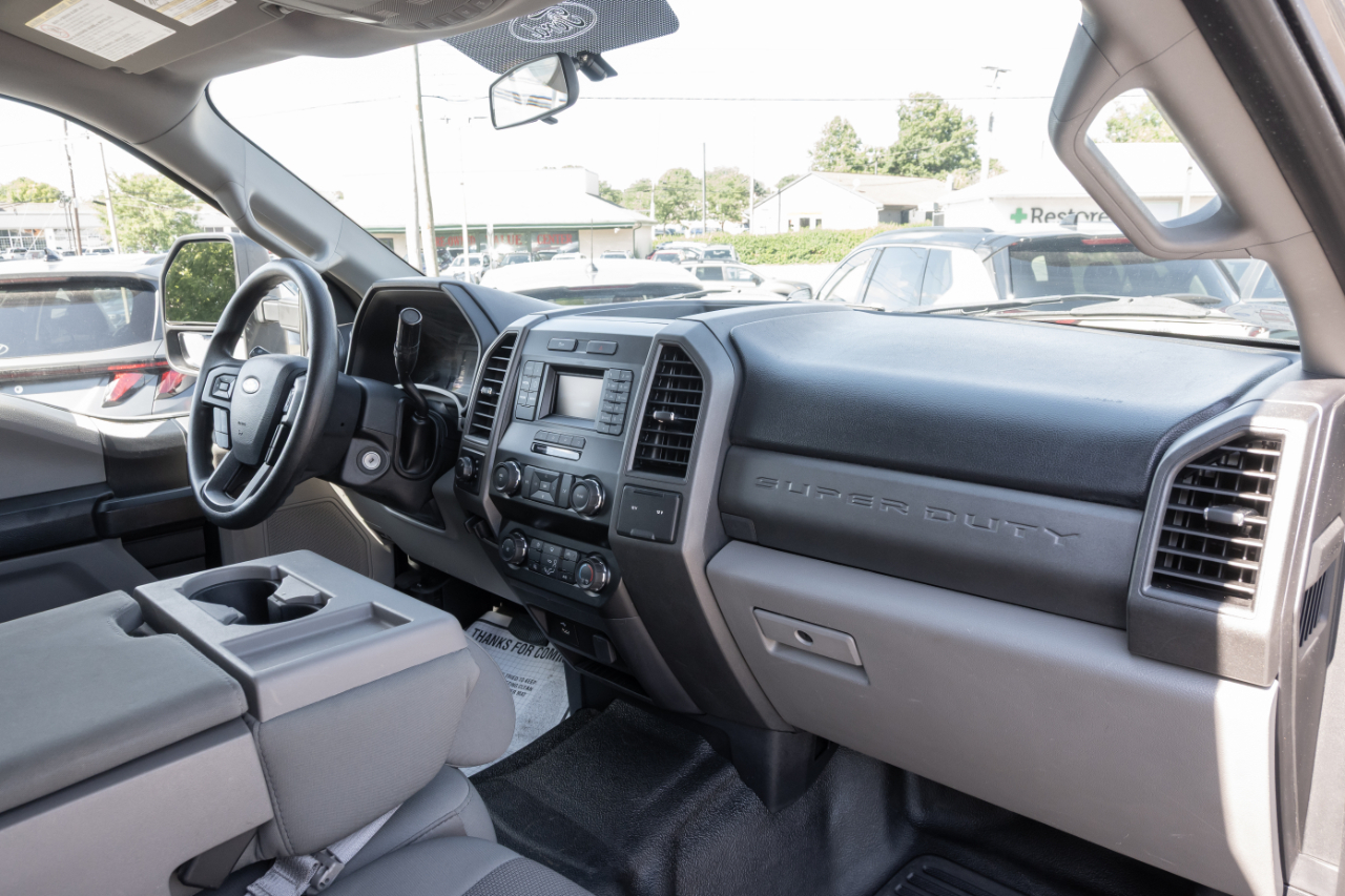 Ford Super Duty F-350 SRW XL 4WD Crew Cab 8' Box 2019