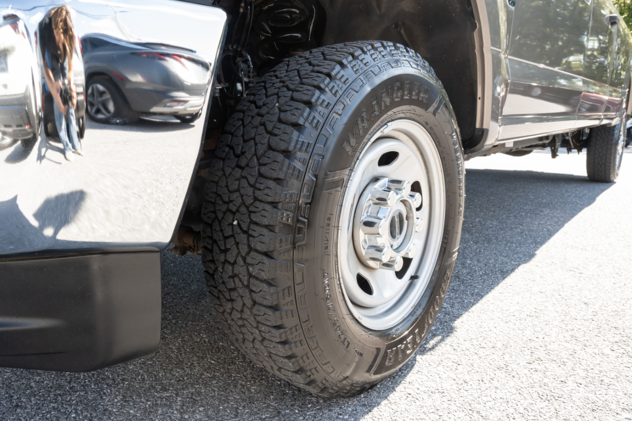 Ford Super Duty F-350 SRW XL 4WD Crew Cab 8' Box 2019