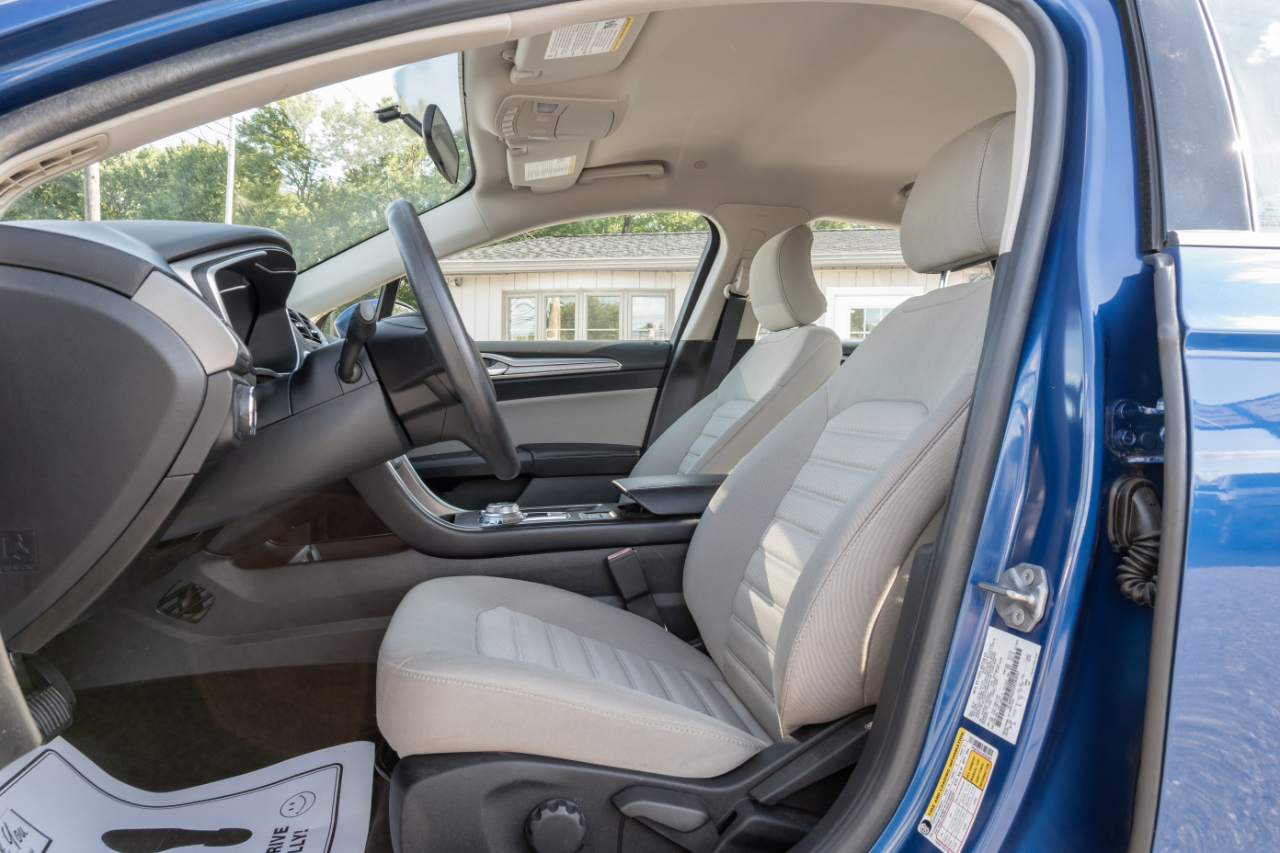 Ford Fusion Hybrid S FWD 2018
