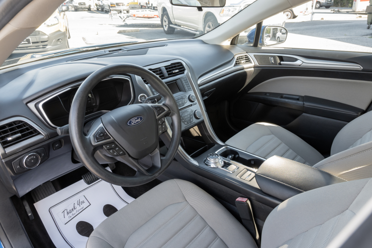 Ford Fusion Hybrid S FWD 2018