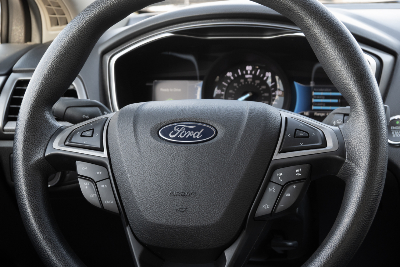 Ford Fusion Hybrid S FWD 2018