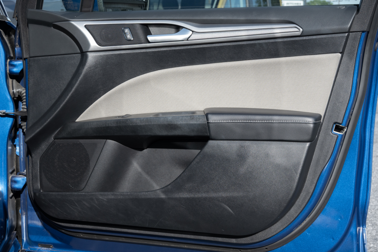 Ford Fusion Hybrid S FWD 2018