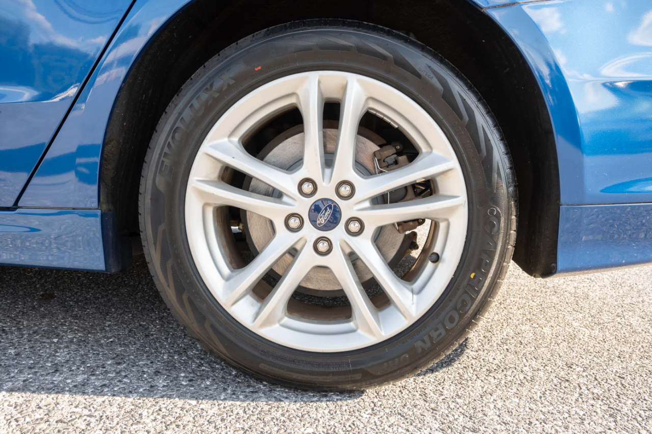 Ford Fusion Hybrid S FWD 2018