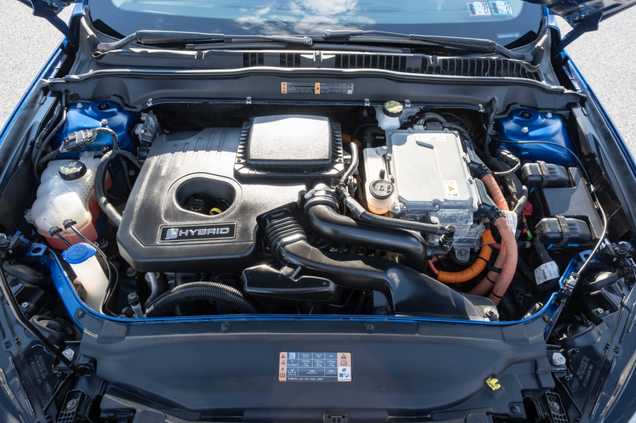 Ford Fusion Hybrid S FWD 2018