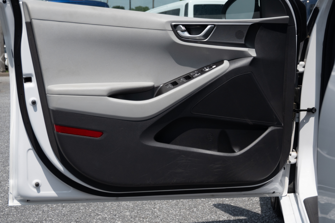Hyundai Ioniq Hybrid Blue Hatchback 2020