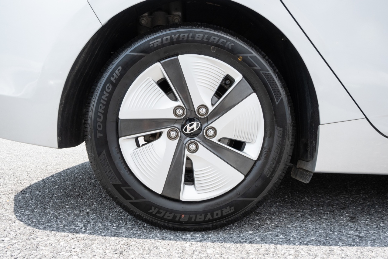 Hyundai Ioniq Hybrid Blue Hatchback 2019