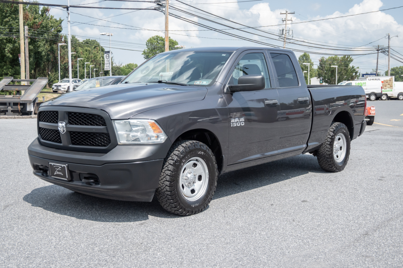RAM 1500 4WD Quad Cab 140.5" Tradesman 2016