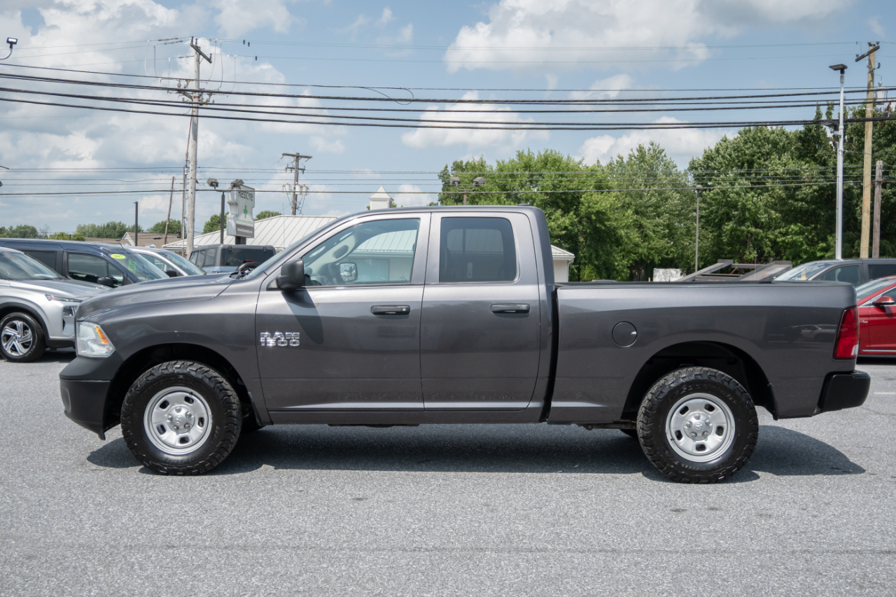 RAM 1500 4WD Quad Cab 140.5" Tradesman 2016