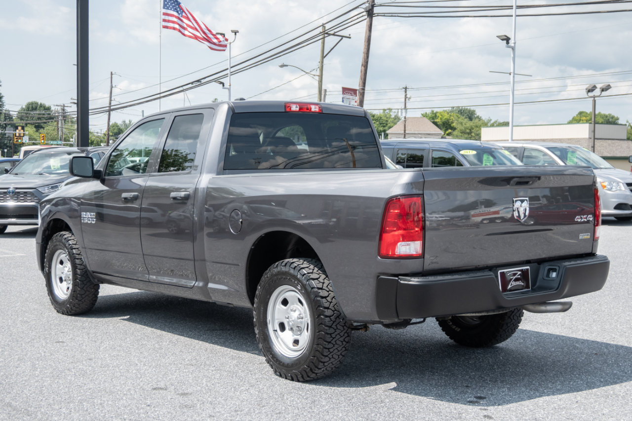 RAM 1500 4WD Quad Cab 140.5" Tradesman 2016