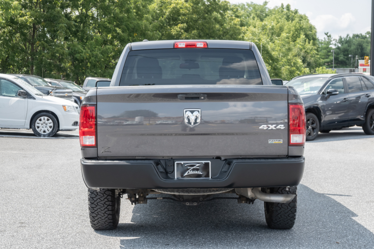 RAM 1500 4WD Quad Cab 140.5" Tradesman 2016